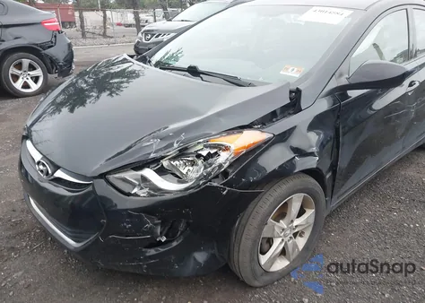 2013 Hyundai Elantra Gls z USA, uszkodzony, nr VIN KMHDH4AE4DU938945